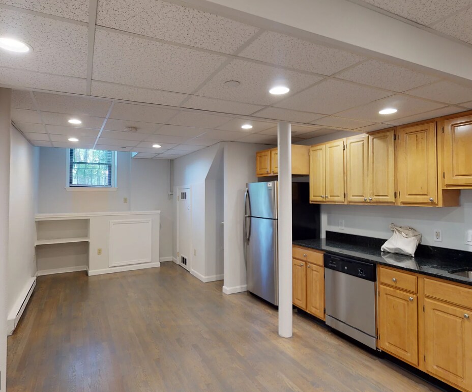 Primary Photo - 73 Park Dr