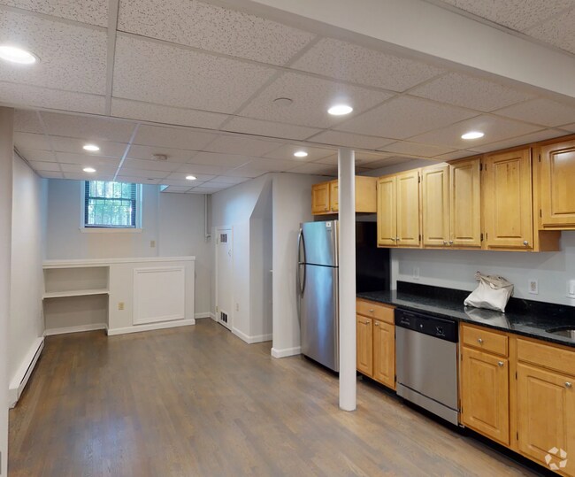 Building Photo - 73 Park Dr