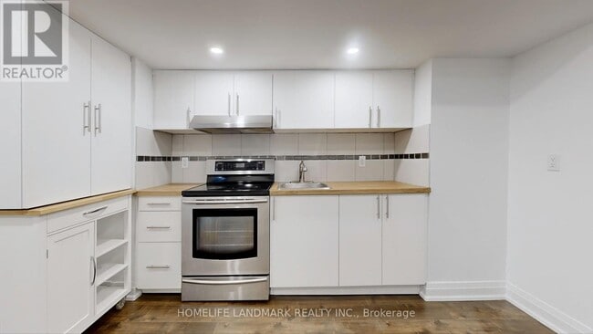 Photo du bâtiment - 1661 Mt Albert Rd