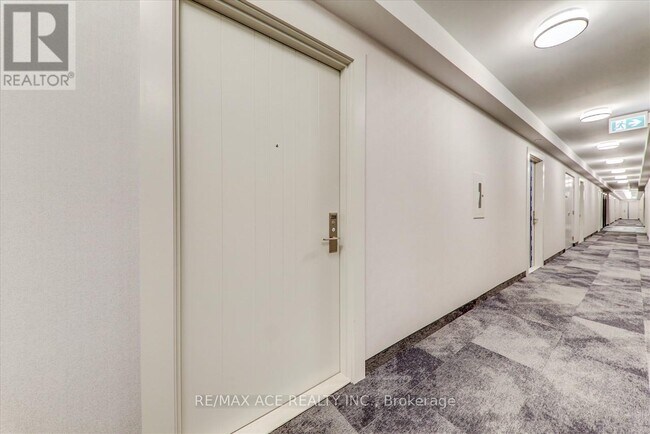 Photo du bâtiment - 2550-2550 Simcoe St N