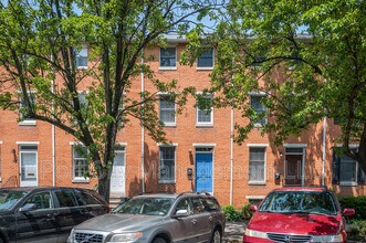 Building Photo - 2110 E Fairmount Ave
