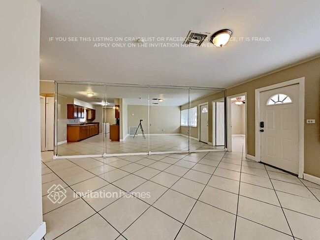 Foto del edificio - 7041 SW 27th St