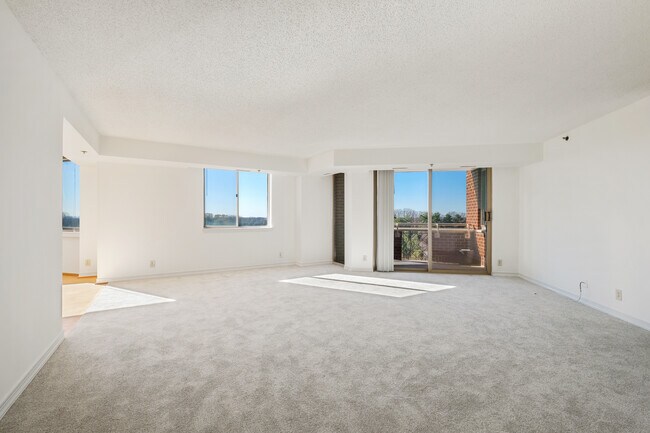 Building Photo - 5809 Nicholson Ln