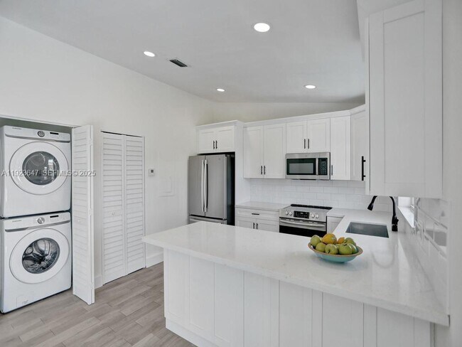 Foto del edificio - 13529 SW 62nd St