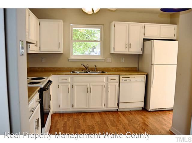 Building Photo - 2 br, 1.5 bath House - 5464 Pine Top Circle