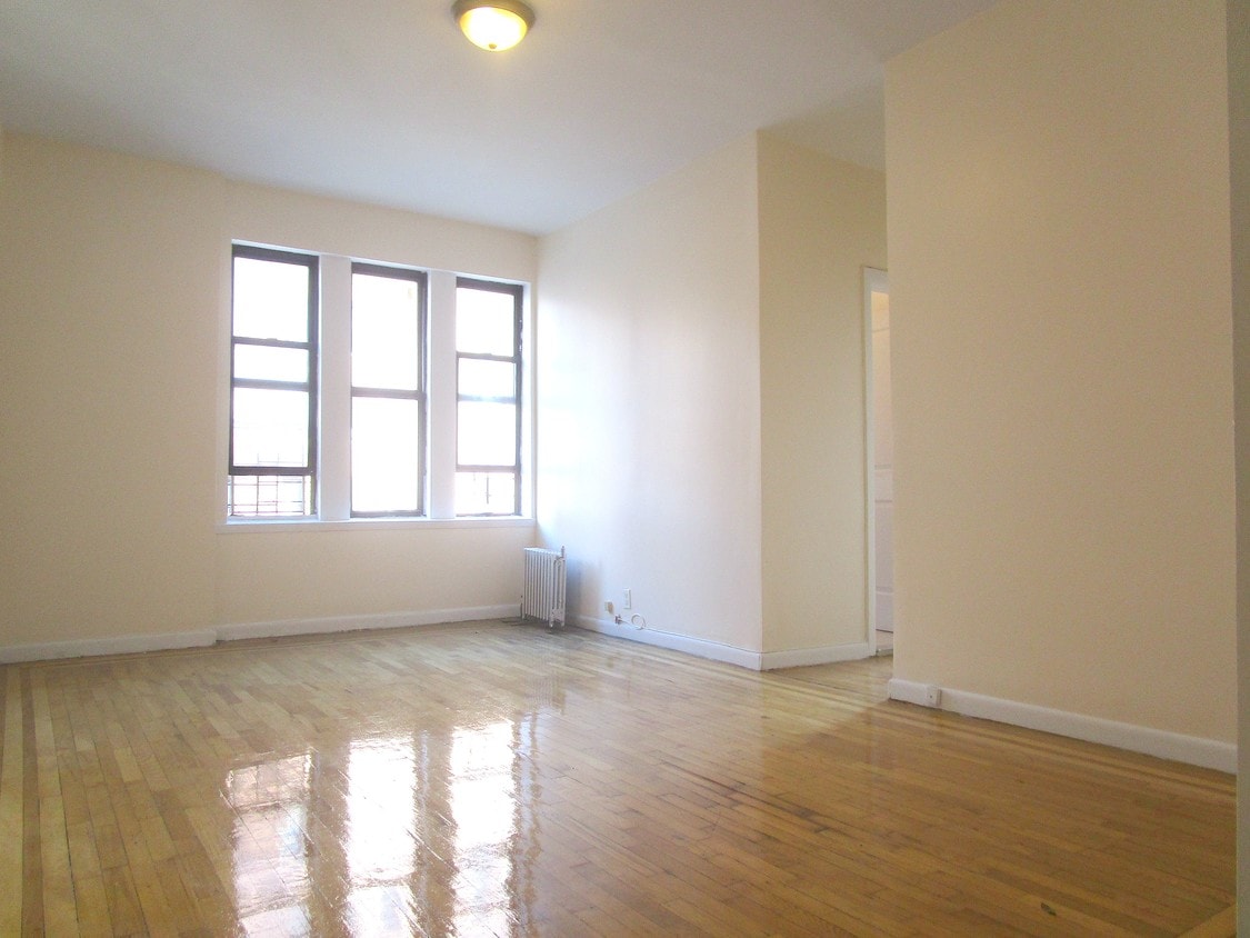Primary Photo - 518 W 204th St
