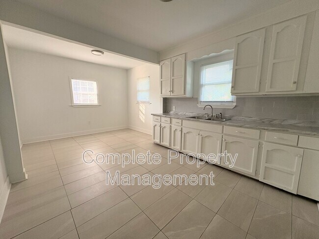 Foto del edificio - 4801 Court S