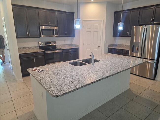 Foto del edificio - 2587 Avalon Pk Blvd