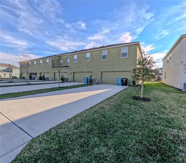Building Photo - 11951 Sunsail Ave