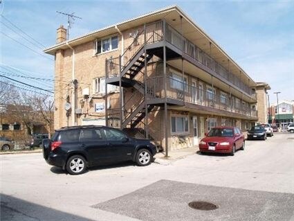 Building Photo - 3225 W 111th St