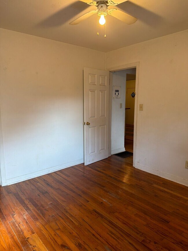 Foto del edificio - 1327 Charlotte St