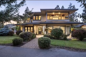 Building Photo - 19062 Mount McLoughlin Ln