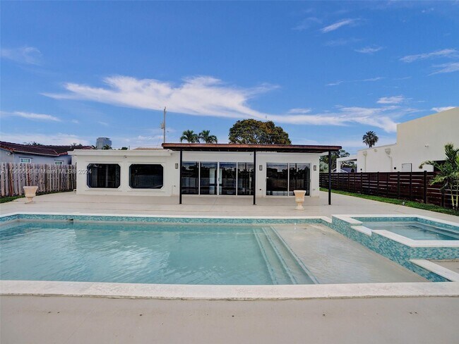 Foto del edificio - 21010 NE 25th Ct