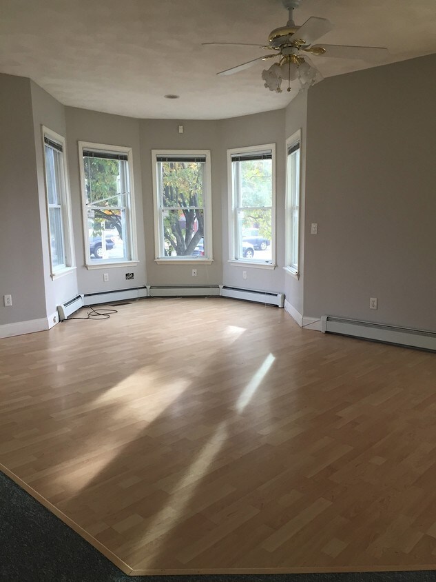 Foto principal - 141 Salem St