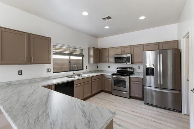 Foto del edificio - 45099 W Desert Cedars Ln