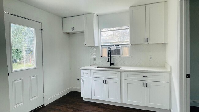 Foto del edificio - 413 N LIVE OAK