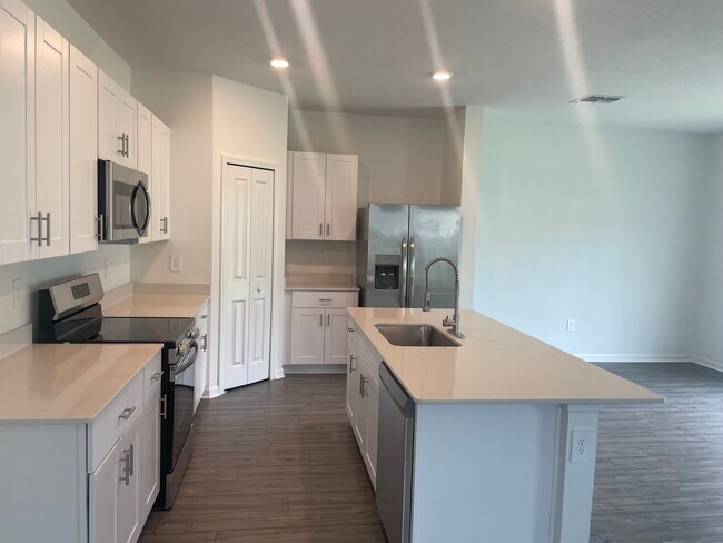 Foto del edificio - 3170 NE 36th Pl