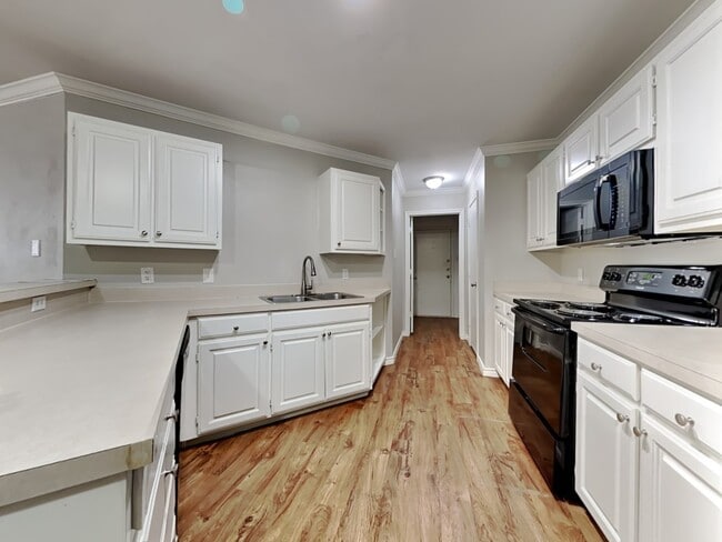 Building Photo - 3911 Honey