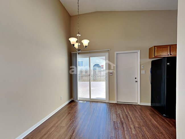 Foto del edificio - 1691 Roosevelt Dr