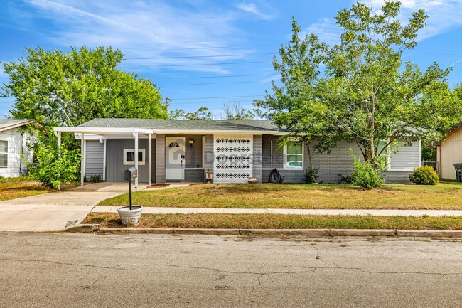 Building Photo - 7023 Westville Dr