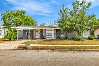 Building Photo - 7023 Westville Dr