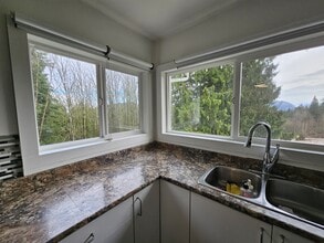 Building Photo - 9383 Slater St