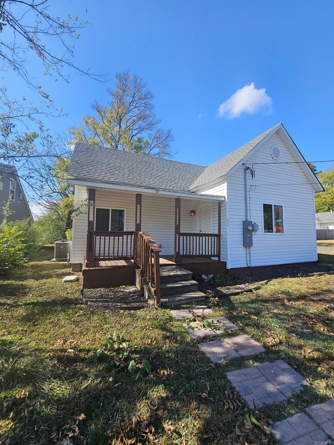 Building Photo - 603 S 1st St Building Photo - 603 S 1st St