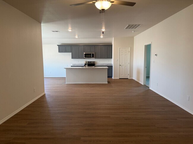 Foto del edificio - 1337 Loess St