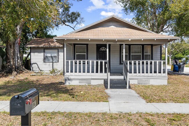 Foto del edificio - 1128 Belleair Rd