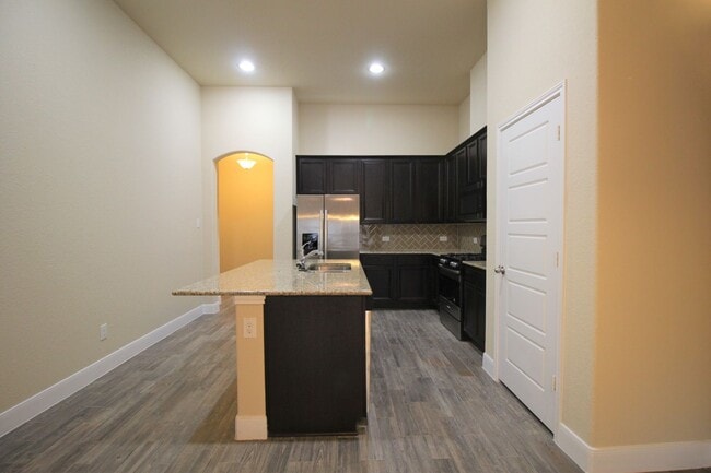 Foto del edificio - Walk to Historic Gruene! Minutes from Downtown New Braunfels! Beautiful 3/2/2 Duplex with Tons of...