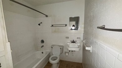 Building Photo - 4921 Crawford St