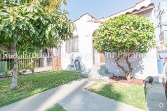 Building Photo - 2840 S Mansfield Ave