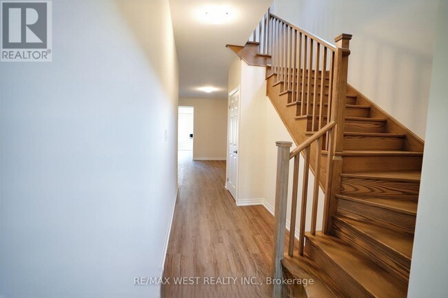 Building Photo - 7 Stennett Dr