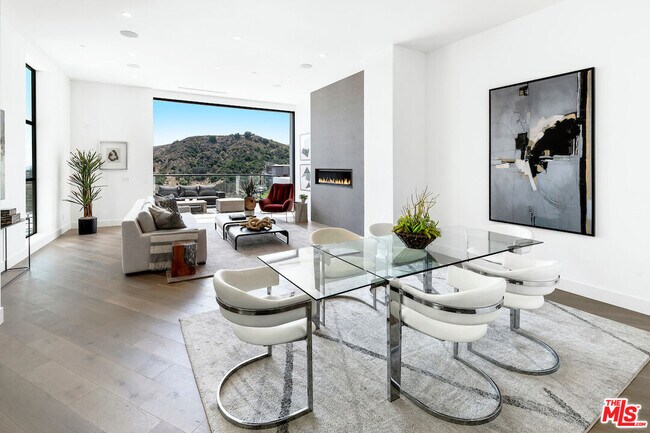 Foto del edificio - 6387 Weidlake Dr