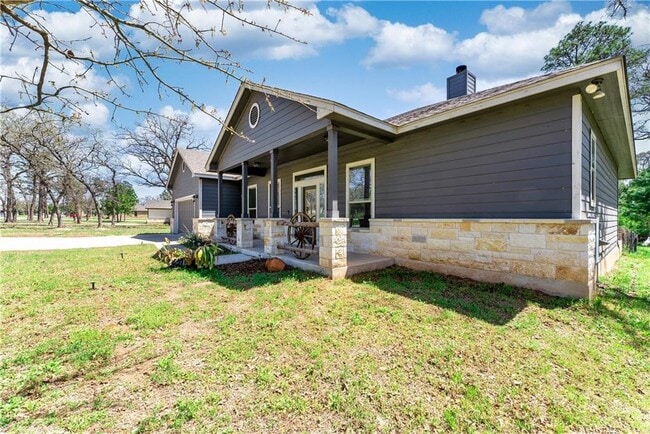 Building Photo - 146 N Buckhorn Dr