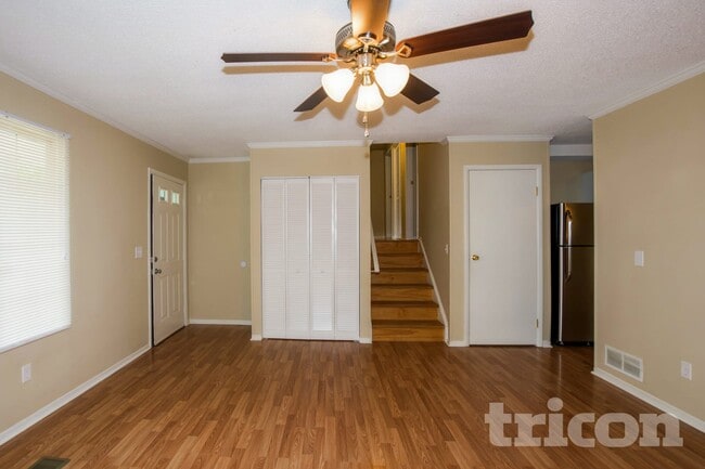 Building Photo - 6 Forestgrove Ct