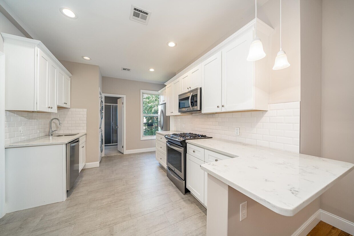 Foto principal - 348 8th St