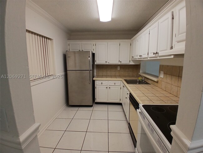 Building Photo - 8600 SW 133rd Ave