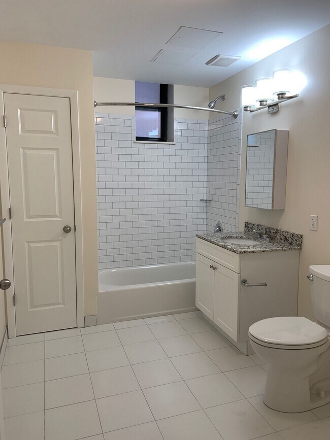 Foto del edificio - 62-60 108th St