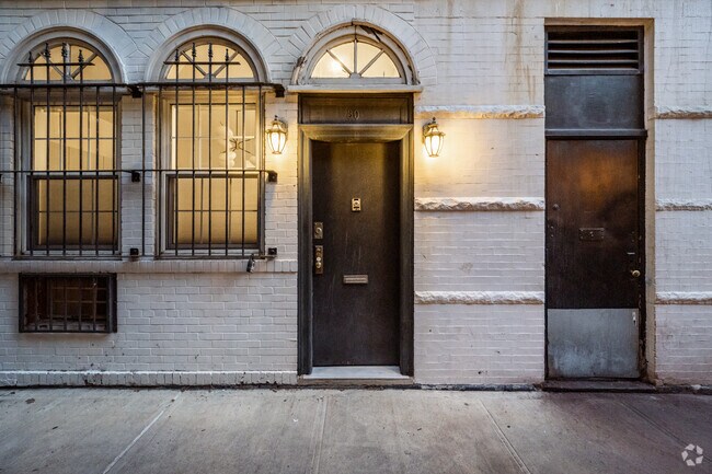 Building Photo - 72 Bedford St