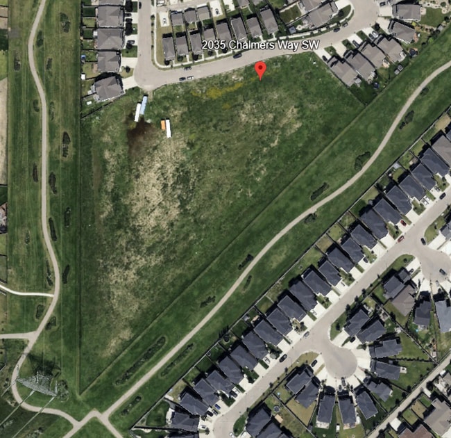 Building Photo - 2035-2035 Chalmers Way SW