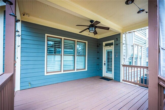 Foto del edificio - 2288 Oakview Rd NE