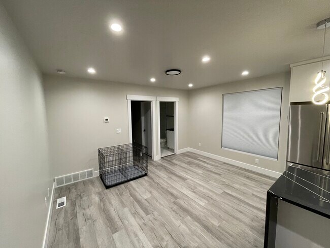 Building Photo - 423 E 2100 S