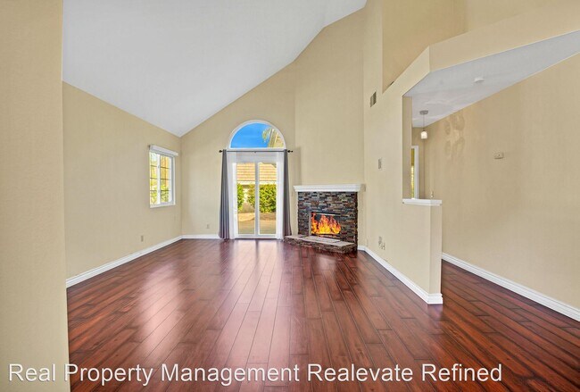Building Photo - 3 br, 2.5 bath House - 10682 Rancho Carmel Dr