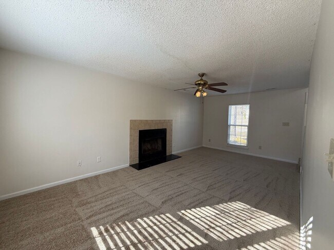 Foto del edificio - Beautiful 3 bedroom, 2.5 bath House