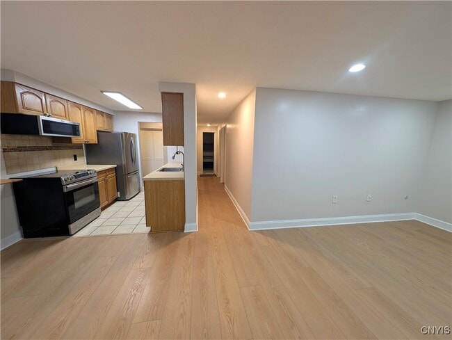 Building Photo - 273 Watertree Dr