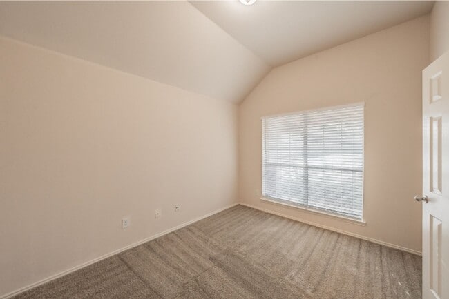 Foto del edificio - 9916 Channing Rd