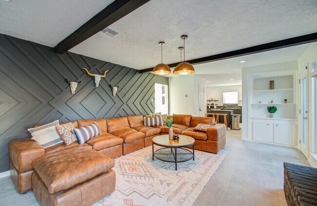 Foto del edificio - 9614 Springmont Dr