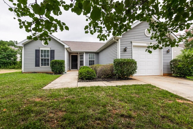Building Photo - 9109 Munsing Dr