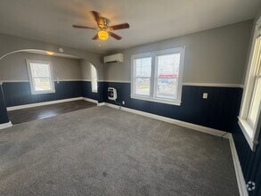 Building Photo - 1321 Lakeview Dr